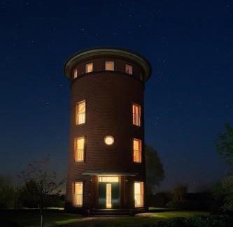 Nordleda Apartment | Elegant Wasserturm Cuxhaven: Guest Rated 9/10 with Kitchen