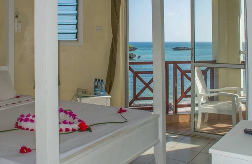 Watamu Hotel | Seaside Relaxation at Watamu Adventist Beach Resort