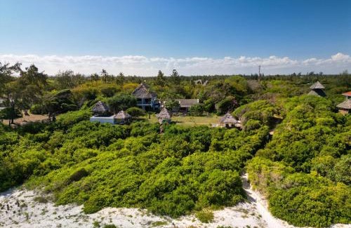 Watamu Bed & Breakfast | Discover Watamu Beach Cottages B&B with Oceanfront Views