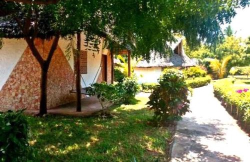 Watamu Bed & Breakfast | Watamu Eco Villas: Oceanfront Retreat with Spa & Pool