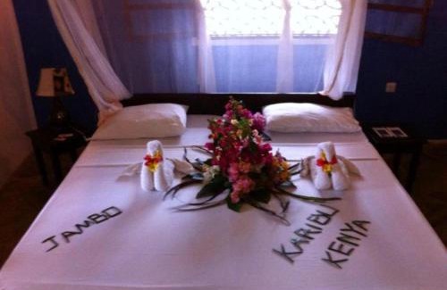 Watamu Bed & Breakfast | Watamu Eco Villas: Oceanfront Retreat with Spa & Pool