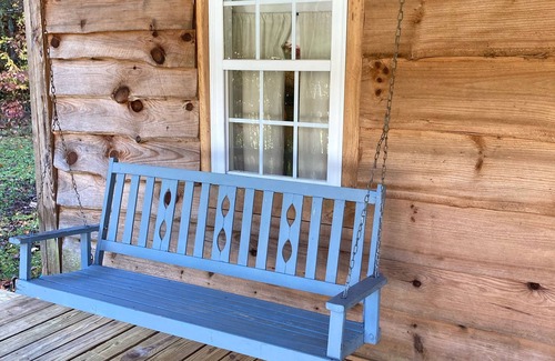 Hampton Cabin | Lakefront Serenity at Watauga Lake Hideaway - Rated 9.4/10