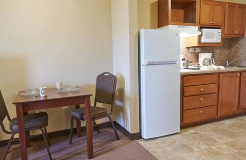 Pleasanton House | Watch a Game at Eagle Stadium! 3 Units in Pleasanton w/ Free Private Parking!