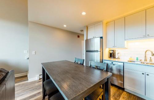 Wildernest Apartment | Inviting Watch Hill Lofted: Child-Friendly with Hot Tub