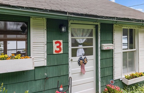 Brier Hill Cottage | Charming Cottage by the St. Lawrence River - 10/10 Guest Rating