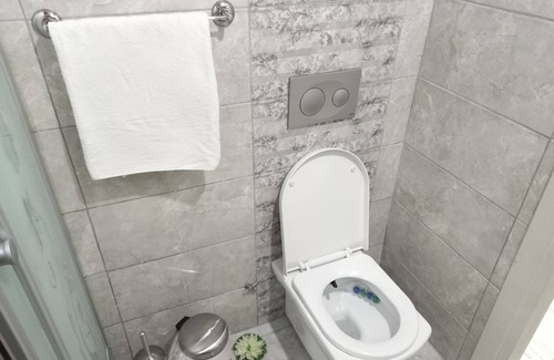 Bakırkoy Apartment | Explore Family-Friendly Escape with Private Entrance & Spa