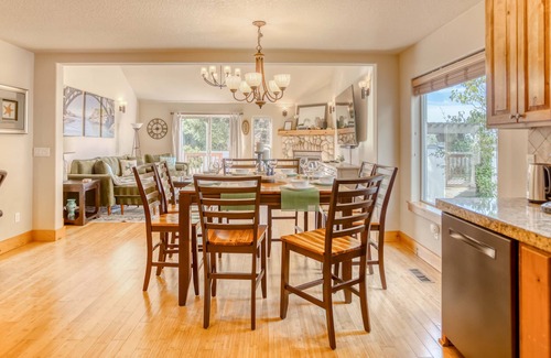 Depoe Bay House | Experience Whale Watching & Oceanfront Bliss in Depoe Bay