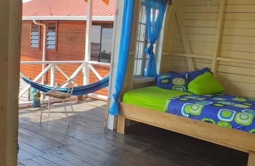 Bocas del Toro Bed & Breakfast | Serene Water Caraïbienne House with Pool and Spa Amenities