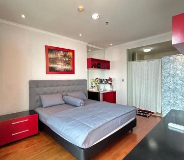 Old Jakarta Apartment | Relaxing Water Fountain View Ancol Apartment with Pool