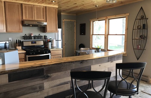 Houghton Lake Cottage | Lakefront Cottage Retreat - Golden Coast of Houghton Lake
