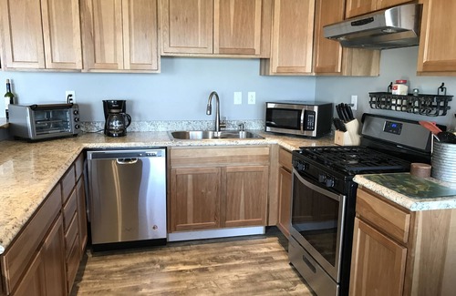 Houghton Lake Cottage | Lakefront Cottage Retreat - Golden Coast of Houghton Lake