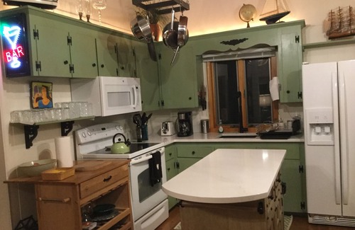 East Falmouth House | Waterfront Dream Getaway: Ocean View & Free Wi-Fi