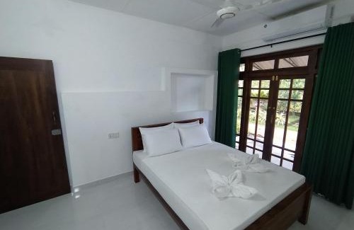 Anuradhapura House | Cozy Water Front Home Stay – Guest Rated 9.5/10