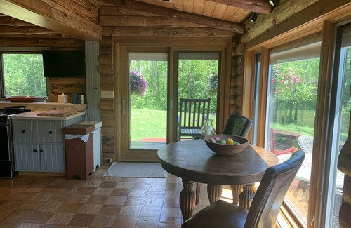 West Stockbridge House | Waterfront Log Cabin by Tanglewood with Ocean and Lake Views