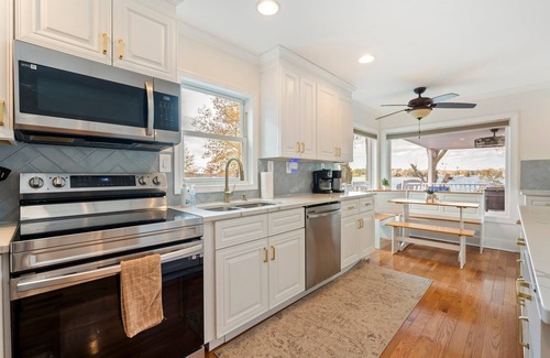 North House | Relaxing Waterfront Oasis with Hot Tub & Pickleball Court
