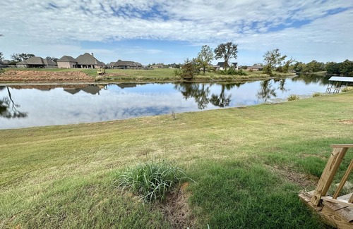Saint Maurice House | Water Front Retreat: Ideal Family Getaway Minutes from Downtown