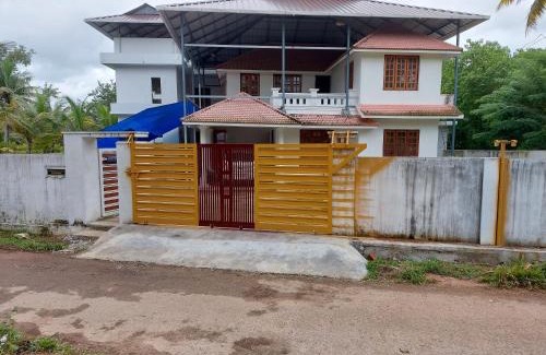 Munroe Island House | Family-Friendly Water Gate Tourist Home & Resorts Awaits