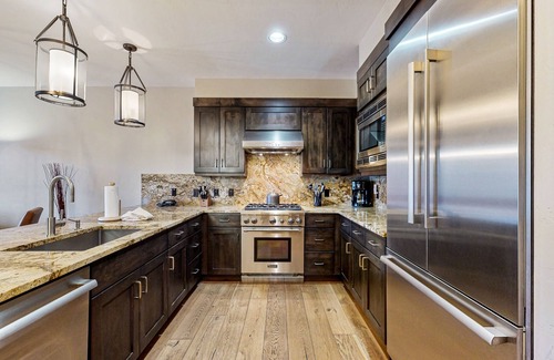 Breckenridge Apartment | Idyllic Water House on Main Street with Spa and Pool Access