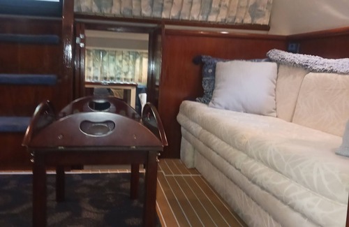 Sanford Boat Rental | Water Lovers Retreat: A 10/10 Nature Escape for Families