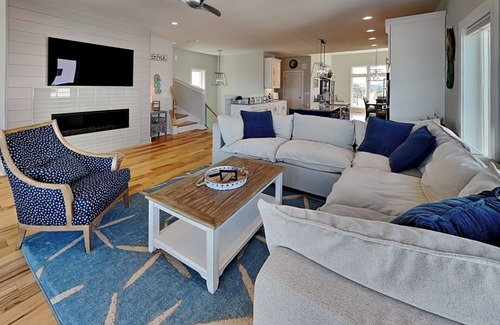 Carolina Beach House | Water's Edge | Breathtaking Ocean View & Private Pool Escape