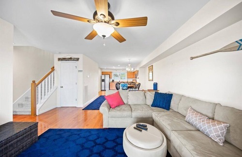 Chincoteague House | Unforgettable Water's Edge on Chincoteague Island Retreat