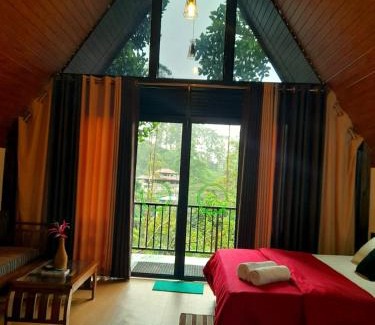 Nallathanniya House | Exceptional Water Side Residence with Family-Friendly Amenities
