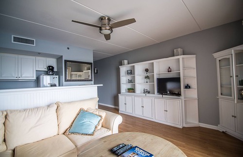 Downtown Wilmington Condo | Inviting Water Street Retreats: Family-Friendly Getaway