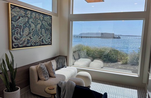 Garibaldi Cottage | Water & Sunset Views-with AC, WiFi in Garibaldi