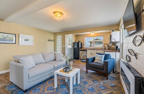 Birch Bay Condo | Scenic Oceanfront Retreat with WIFI & Beach Access