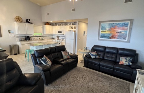 Port O Connor Condo | Scenic Water View Condo in Port O'Connor for 6 Guests