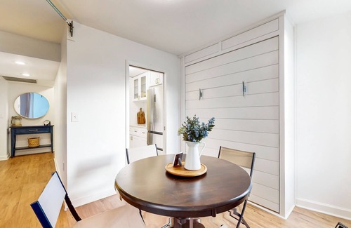 Eastport Condo | Water-View Condo with Rooftop Pool, Steps from Downtown