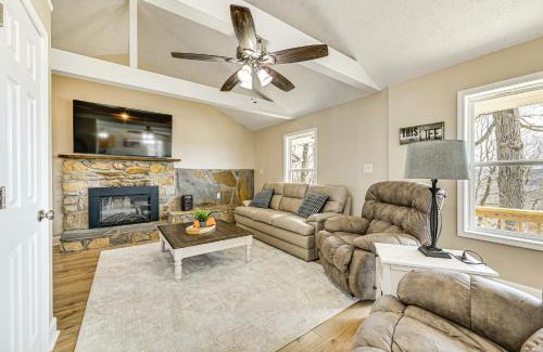 Albany House | Water-View Deck Home on Dale Hollow Lake