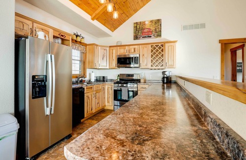 Carroll County House | Idyllic Retreat Near Table Rock Lake with Spa & Family Amenities