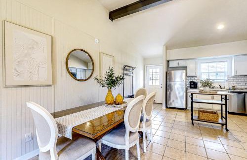Kingsland House | Pet-Friendly Water View Retreat for the Whole Family