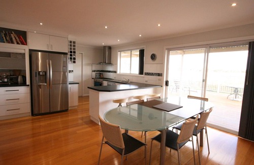 Torrumbarry House | Scenic Water Views with Direct Murray River Access