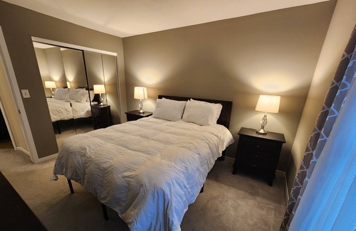 Wilmington Apartment | Bright Pet-Friendly Retreat with Delaware River Views