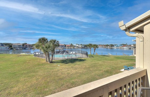 Harbor Oaks Condo | Tranquil Bayhouse Condo with Pool & Stunning Water Views