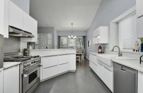 Wells Branch House | Discover Water Well Wonder: Family & Pet-Friendly Retreat