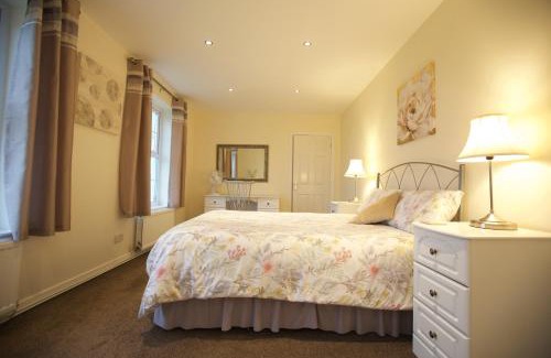 Lewannick House | Scenic Waterfall Cottage with Oceanfront Views & Pet Friendly