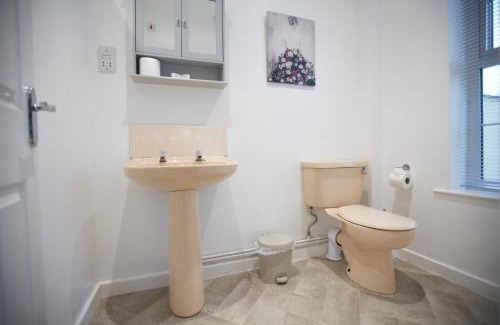 Lewannick House | Scenic Waterfall Cottage with Oceanfront Views & Pet Friendly