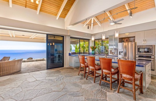 Kahaluu-Keauhou House | Inviting Waterfall House: Oceanfront with Pool & Spa