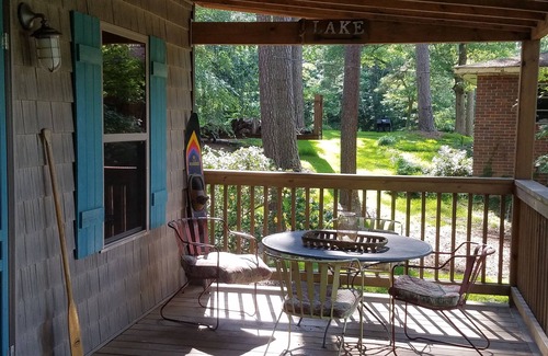 Milledgeville Cabin | Perfect Waterfront Cabin with Kayak Access & Pool