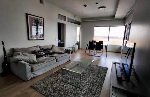 Kallio Apartment | Beautiful 1 Bedroom Skyscraper Suite with Spa in Kalasatama