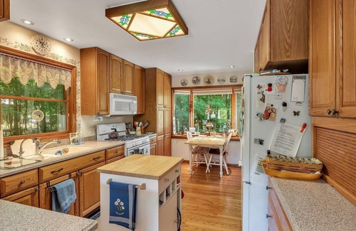 Buchanan House | Waterfront Retreat Near Red Bud Track-N-Trail & Wineries