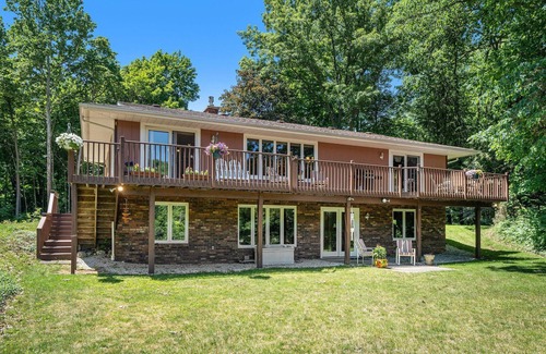 Buchanan House | Waterfront Retreat Near Red Bud Track-N-Trail & Wineries