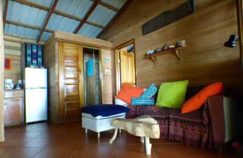 Isla Bastimentos House | Waterfront 2-bedroom house in delightful Bastimentos Island with WiFi