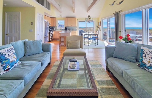 North Truro Cottage | Beachfront 2BD Cottage: Guest Rated 10/10, Ocean View & Deck