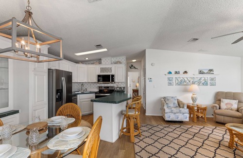 Cudjoe Key House | Waterfront 2BR/2BA with 35' Dock, Bikes & Kayaks – Island Breeze Keys Escape