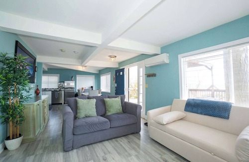 Crystal Beach House | Cozy Waterfront 2BR Loft with Spectacular Sunset Views