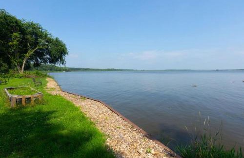 Spring Grove House | Waterfront 2BR Nautical Cottage on Grass Lake Hot Tub, Firepit, Year Round Fun